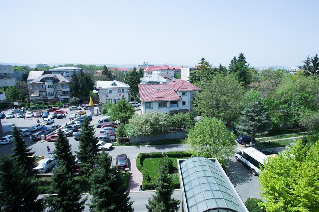 Hotel Dumbrava Bacău Zewnętrze zdjęcie